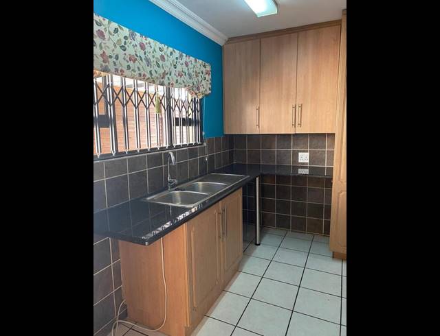 3 BEDROOM PROPERTY TO RENT IN GLEN MARAIS